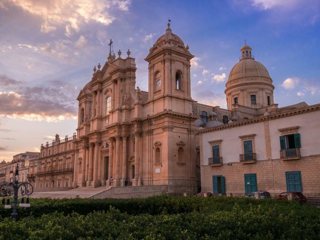 Bed and Breakfast Porta Nazionale Dependance à Noto Extérieur photo